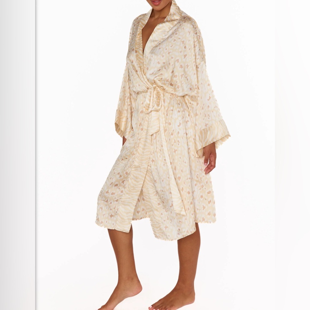 Show Me Your MuMu Cream Patterned Women's Robe